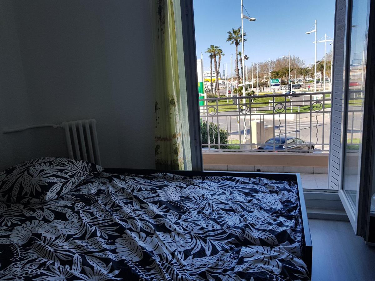 Studio With Sea View For 2 People Тулон Экстерьер фото
