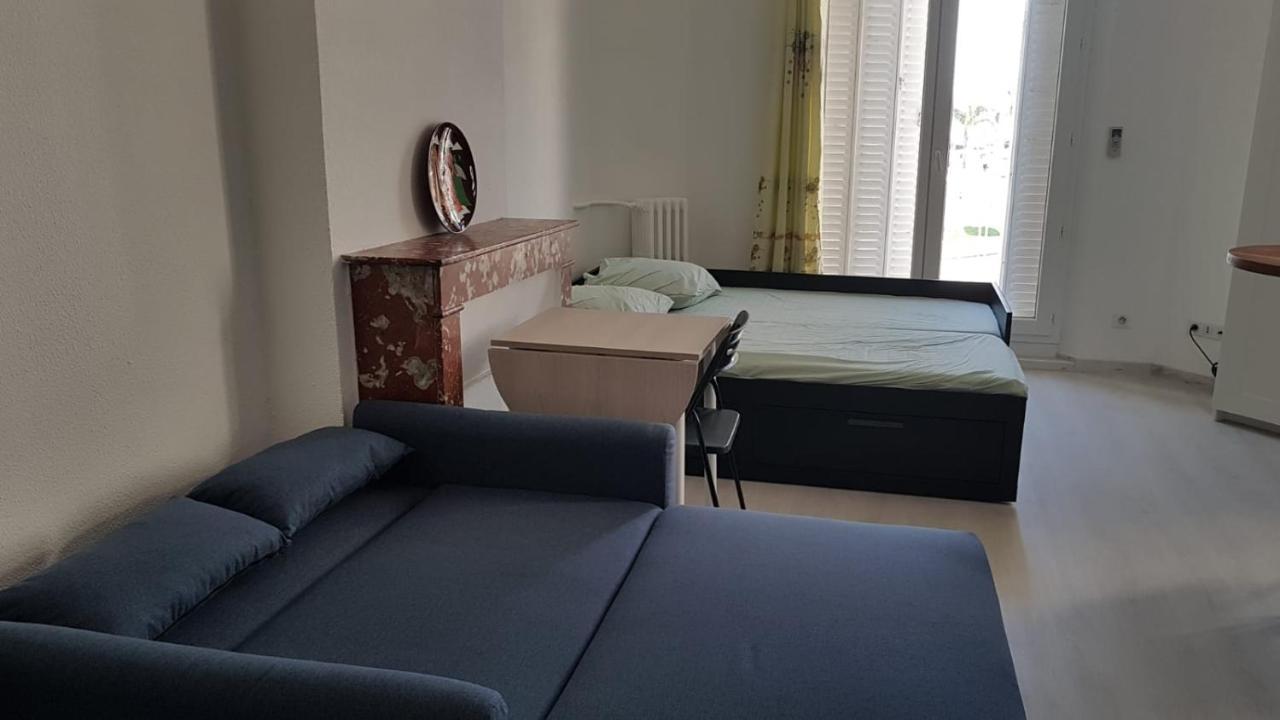 Studio With Sea View For 2 People Тулон Экстерьер фото