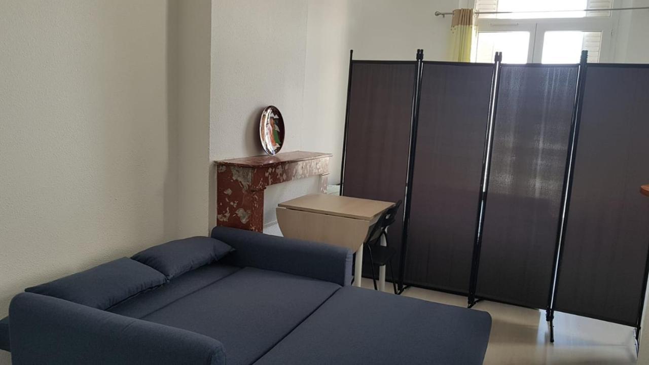 Studio With Sea View For 2 People Тулон Экстерьер фото