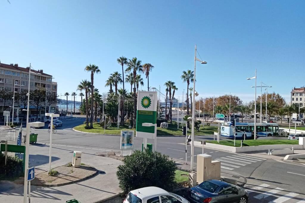 Studio With Sea View For 2 People Тулон Экстерьер фото
