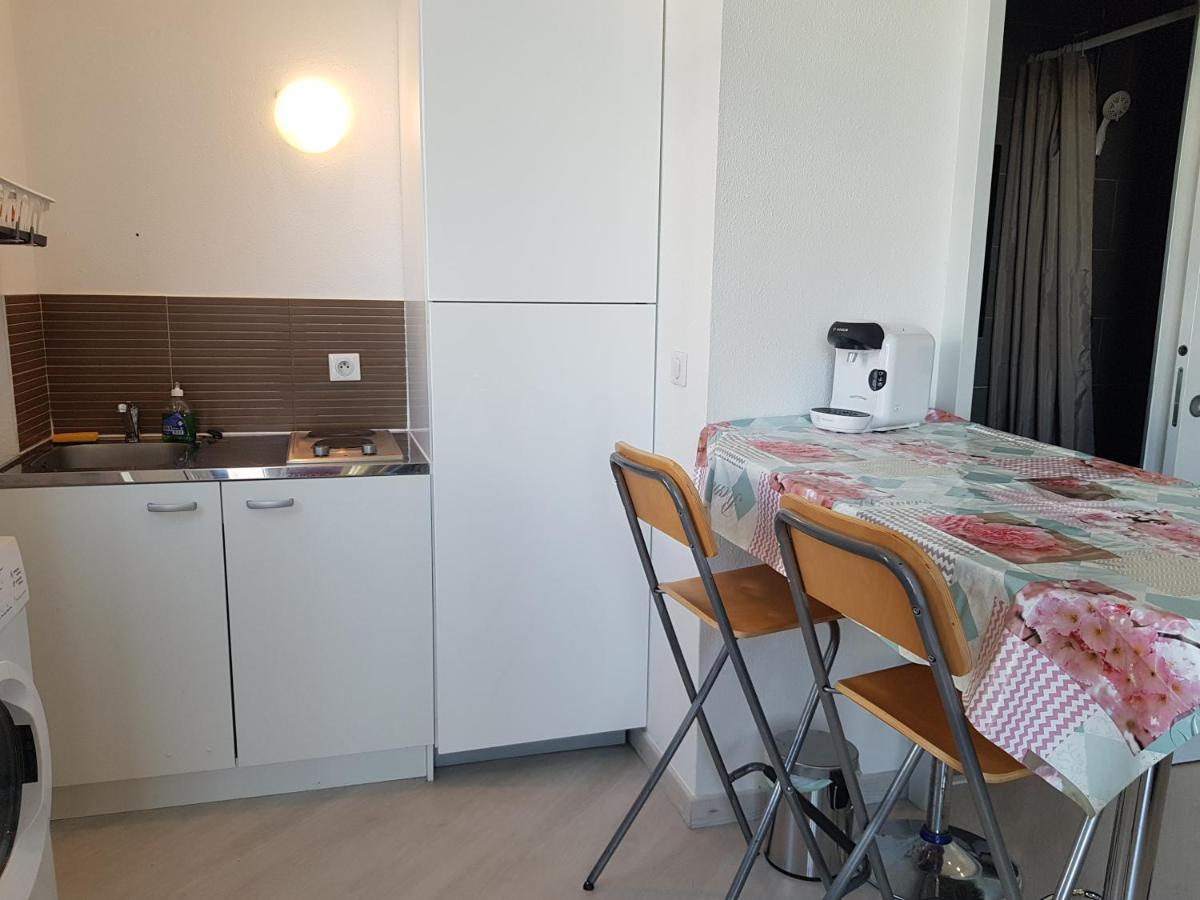 Studio With Sea View For 2 People Тулон Экстерьер фото