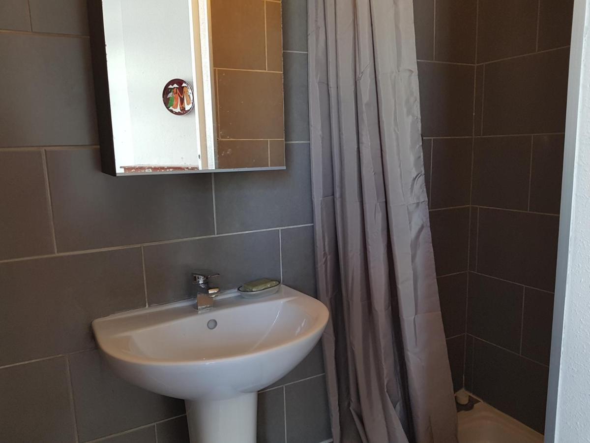 Studio With Sea View For 2 People Тулон Экстерьер фото