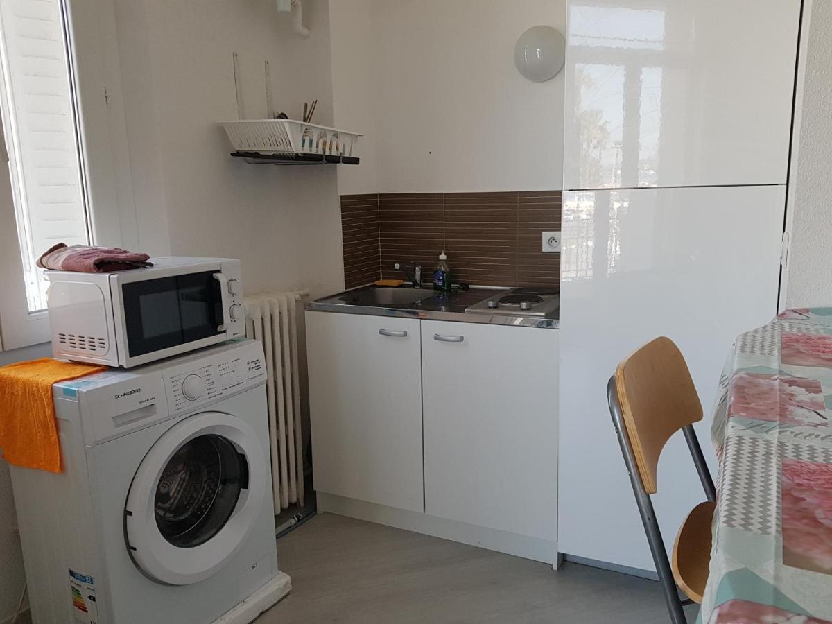 Studio With Sea View For 2 People Тулон Экстерьер фото